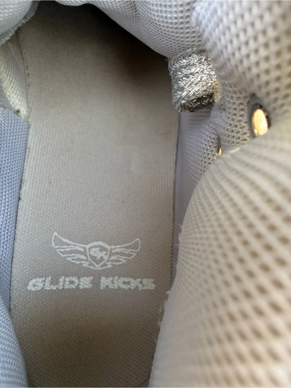 Glide Kicks Big Kiss 5.5 Silver Metallic High-Top Sneakers